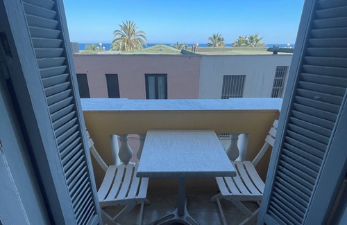 Fabron Apartment | Seafront apartment on the Promenade des Anglais