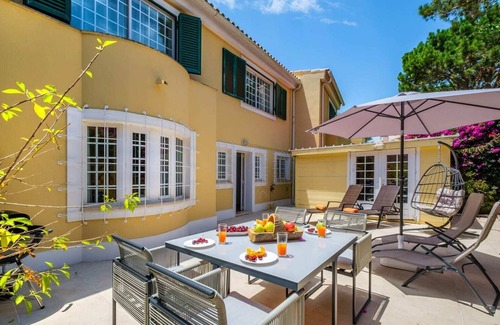 Cascais Villa | Seafront Beach Villa - Unit 1 by Portugal Portfoli