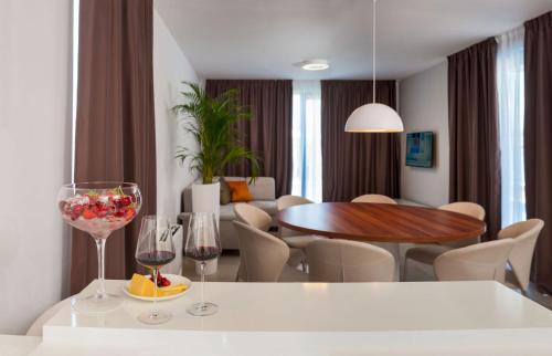 Okrug Villa | Seafront Ciovo Villa Villa Trogir Deluxe Dva 6 Beautiful Bedrooms Private Pools Sea Front - Sauna