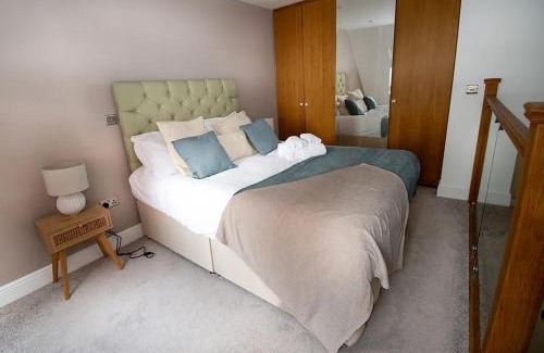 Penarth Apartment | Seafront Cottage - The Nook