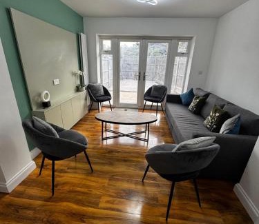 Southend-on-Sea Apartment | Seafront House
