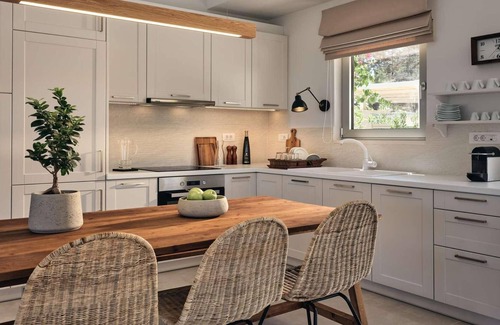 Argassi Villa | Seafront, Luxury, Car Optional