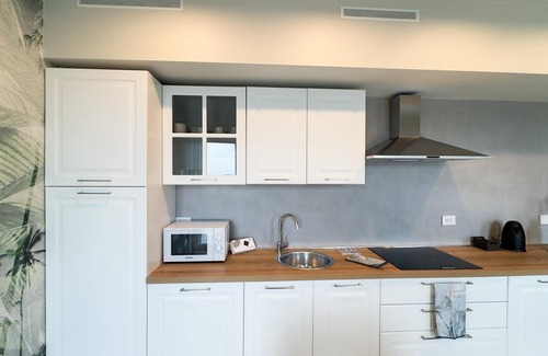 Chioggia Apartment | Seafront Modern Acquamarine Suite by Ca-sa Check