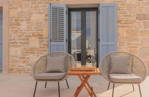 Dobropoljana Villa | Seafront Villa Adriatica with pool