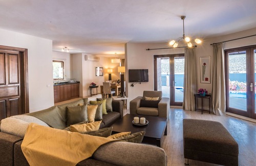 Kas Villa | Seafront Villa with own beach platforms and pool on the Peninsula.