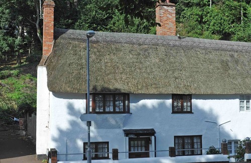 Minehead Cottage | Seagate Cottage, 17C Fisherman's Cottage, opposite beach with beautiful views