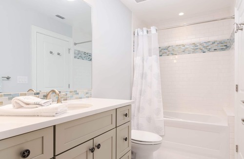 Coquina Sands House | SEAGLASS COTTAGE in Coquina Sands - Newly Renovated, Walk to the Beach!