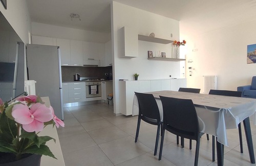 Bari Apartment | Seagull Apartment Bari sleeps 6, sea view with free parking and Wi-Fi