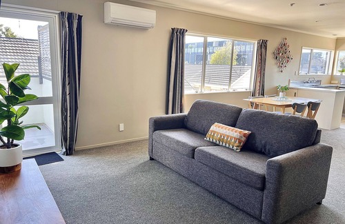 Mount Maunganui House | Seagulls Guesthouse