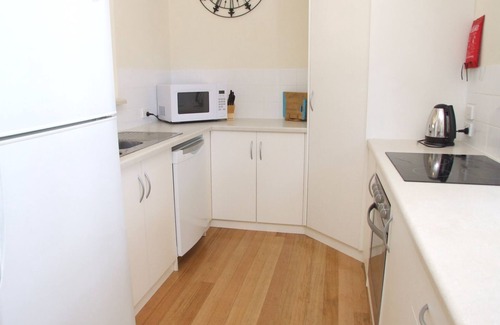 Kingscote House | SeaKI - Holiday Home Kingscote - Quarter Acre