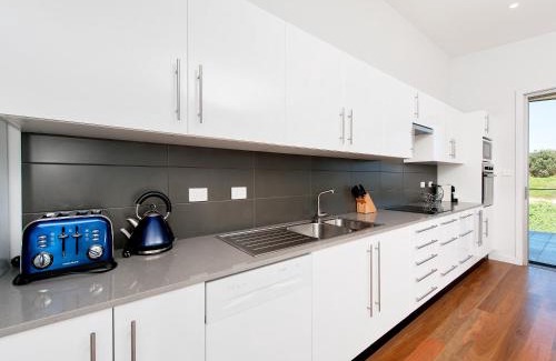 Anna Bay House | Seas the Day 41A