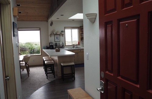 Rockaway Beach House | Seas the day, a beachfront home