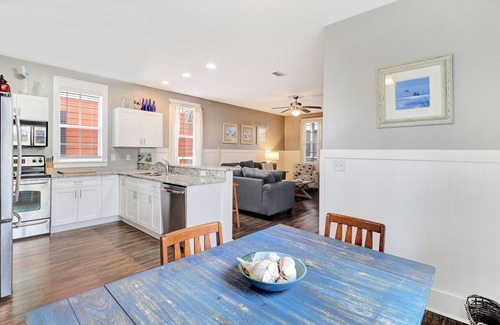 Port St. Joe House | SEAS THE DAY IS A PRIVATE 2BD COTTAGE WITH 3 COMMUNITY POOLS, PET FRIENDLY!