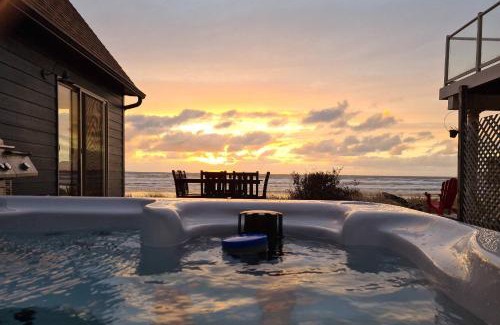 Rockaway Beach House | Seas the Day.