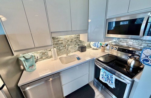 Galveston Condo | Seascape 2202 The Seashell Pearl Beachfront Condo Gulf Views Pool Hottubs Netflx