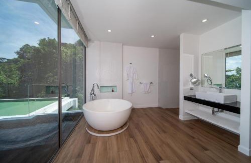 Kamala Villa | Seascape 6BR Prestige Villa Skyline Pool