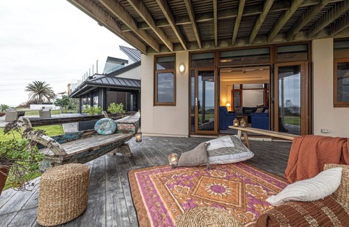 Tennyson House | Seascape Beach House, Tennyson – Ocean Views & Luxe