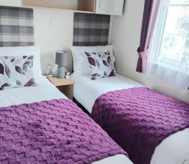 Ingoldmells Ski Chalet | Seascape - caravan next to Fantasy Island Ingoldmells, dog friendly