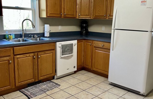 Geneva-on-the-Lake Apartment | Seascape Townhome #67- Sunset Vacation Rentals