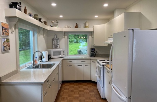 Trenton Cottage | SeaScape-Trenton Oceanfront very close to Acadia Nat'l Park in tranquil setting