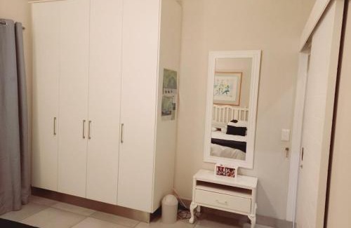 Westcliff Apartment | Seashell Cottage