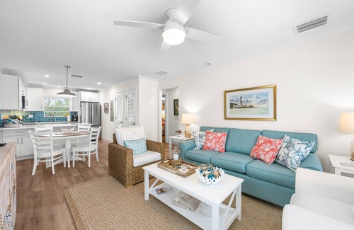 Sanibel Condo | Seashells 10 – Stunning West End Sanibel Condo with Private Beach Access