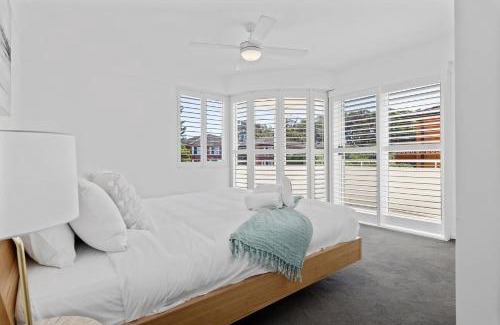 Nelson Bay Apartment | Seashells Sweet Retreat 450m walk to CBD