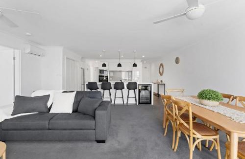 Nelson Bay Apartment | Seashells Sweet Retreat 450m walk to CBD