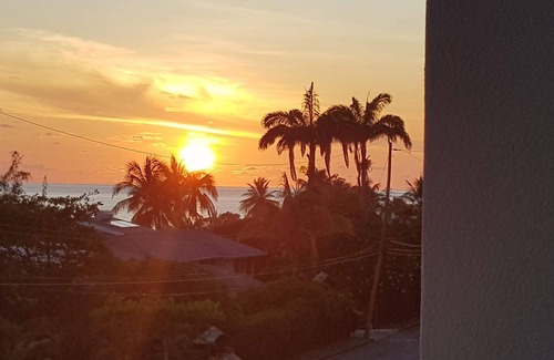 Oistins Apartment | Seaside apartment with a view