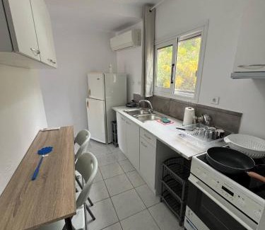 Tsonia Apartment | Seaside Apartment in Tsonia