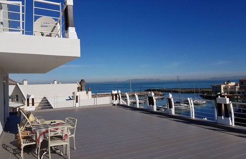 Gordon's Bay Apartment | Seaside Apartment in Gordon's Bay