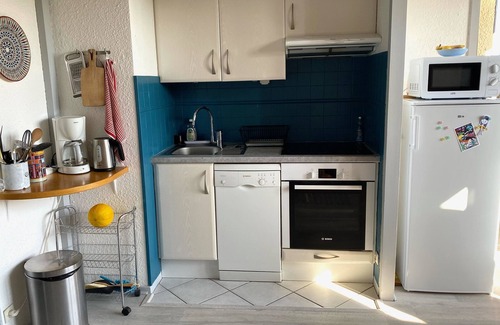 Le Penon Apartment | Seaside Apt: Walk to Beach & Shops, Terrace, Parking, WiFi