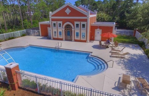Frangista Beach House | Seaside Bliss: 4B/4B, Patio, BBQ, Pool, Near Beach