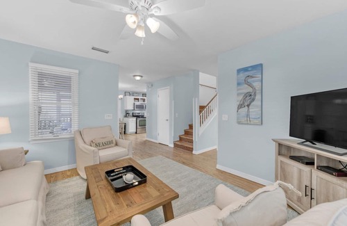 Seaside House | Seaside "Blue Clear Sky" | 2 BR |Pet Friendly| Bikes | Tower |Steps to Beach!