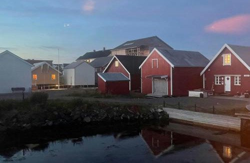 Veiholmen House | Seaside Boathouse In Veiholmen