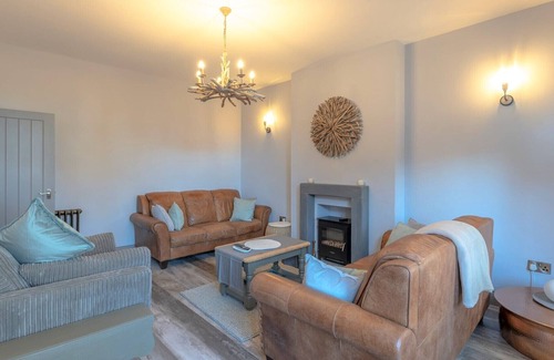 Meads Apartment | Seaside Breaks - luxurious 3-bed in upmarket Meads village area of Eastbourne