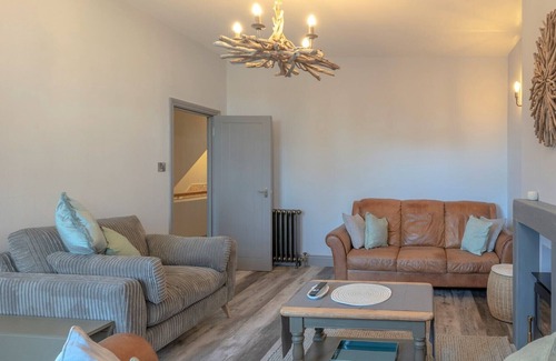 Meads Apartment | Seaside Breaks - luxurious 3-bed in upmarket Meads village area of Eastbourne