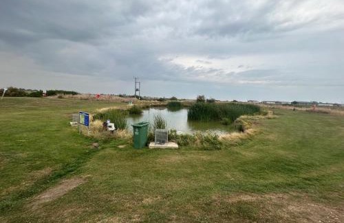 Clacton-on-Sea House | Seaside Cabin Retreat in Clacton-on-Sea