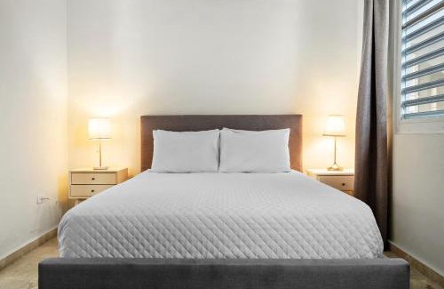 Puerta de Tierra Apartment | Seaside Caribbean Comfort - Between Beach and City