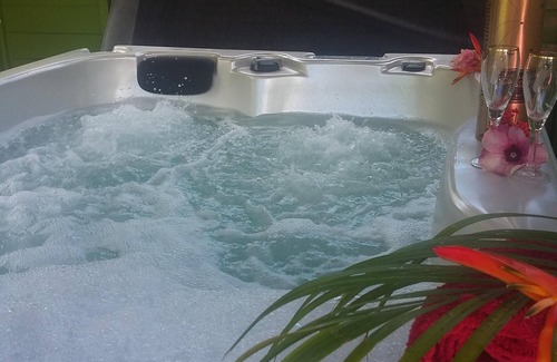 Deshaies Cottage | SEASIDE COTTAGE-LOC. VEHICLE-SPA-PISCINE-beach equipment rental.