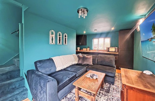 New Forest District Cottage | Seaside Cottage with Hot Tub in Calshot