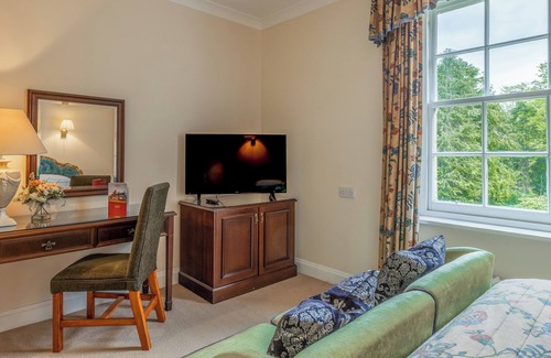 Nairn Hotel | Seaside Elegance Near Inverness—Golf, Castles & Comfort Await