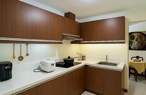 Ermita Resort | Seaside Escape in Front of US Embassy