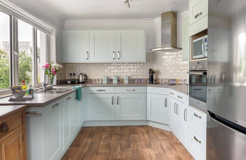Putsborough Apartment | Seaside Escape – Luxury 2-Bed Apartment at Putsborough Beach with Heated Pool