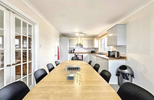 Porthleven House | Seaside Escape-Sleeps10-Family&PetFriendly-Balcony