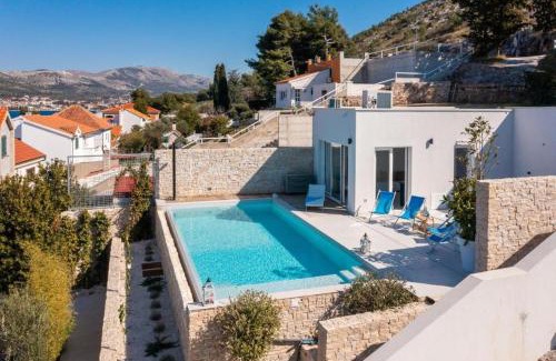 Grebastica House | Seaside family friendly house with a swimming pool Sparadici, Sibenik - 24200