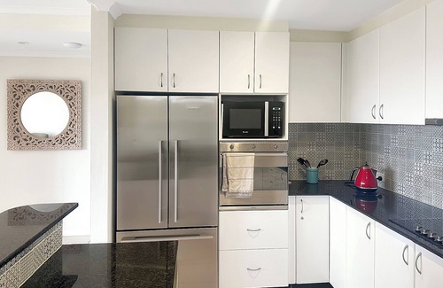Avoca Beach Apartment | Seaside Haven - resort living in the heart of Avoca Beach!