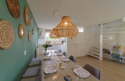 Wemeldinge House | Seaside Holiday Home with Sauna