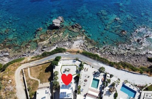 Achlia House | Seaside Home Crete - Dream Oceanfront Getaway