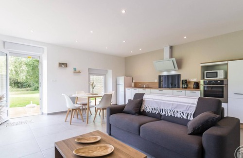 Anneville-sur-Mer Cottage | Seaside house with garden in Anneville-sur-Mer